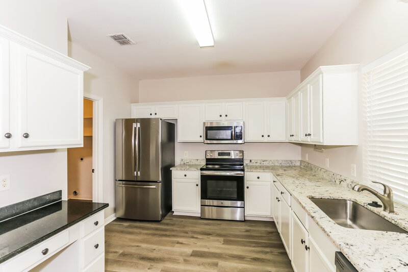 2,125/Mo, 1109 Hillwood Dr Fort Worth, TX 76179 Kitchen View