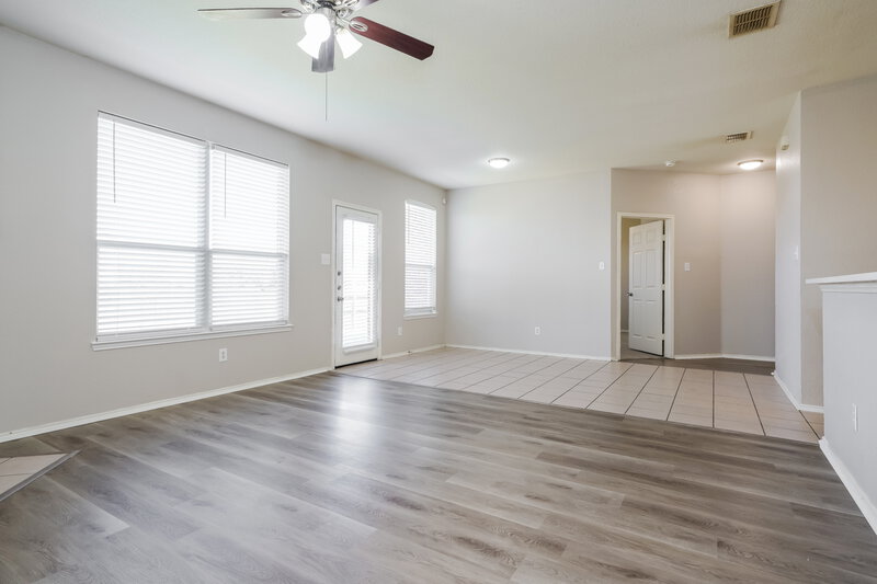 2,600/Mo, 4853 Carrotwood Dr Fort Worth, TX 76244 Living Room View 2