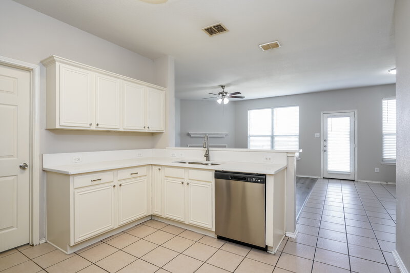 2,600/Mo, 4853 Carrotwood Dr Fort Worth, TX 76244 Kitchen View