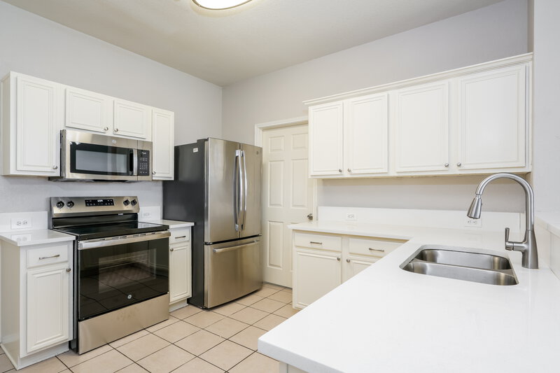 2,600/Mo, 4853 Carrotwood Dr Fort Worth, TX 76244 Kitchen View 2