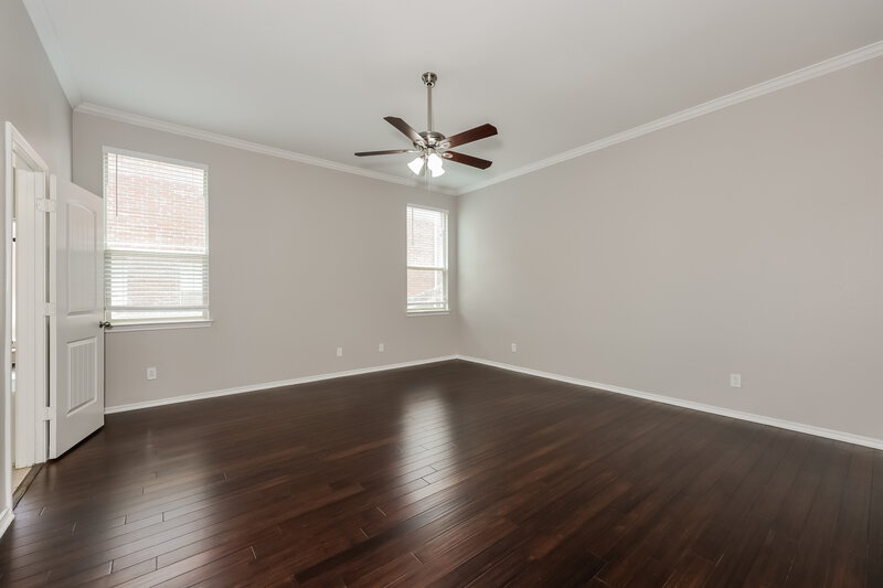 2,710/Mo, 613 Atascosa Ave Fort Worth, TX 76120 Main Bedroom View 2