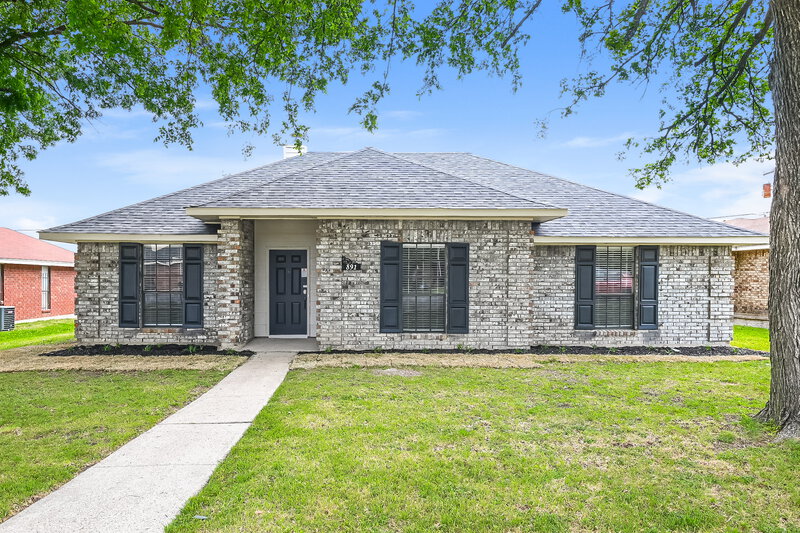 2,175/Mo, 891 W Wintergreen Rd Lancaster, TX 75134 External View