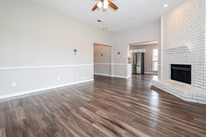 2,175/Mo, 891 W Wintergreen Rd Lancaster, TX 75134 Living Room View