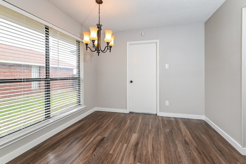2,175/Mo, 891 W Wintergreen Rd Lancaster, TX 75134 Dining Room View 2