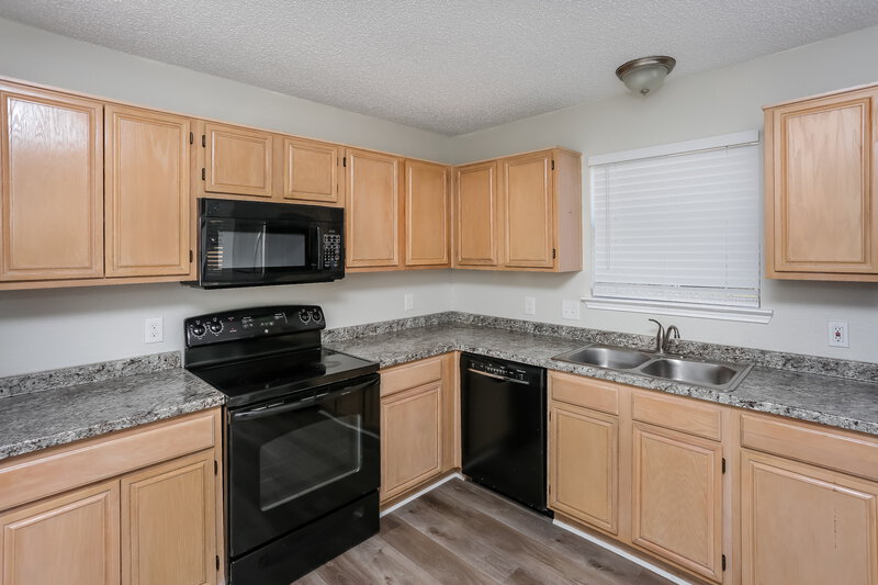 1,760/Mo, 4000 Tulip Tree Dr Fort Worth, TX 76137 Kitchen View