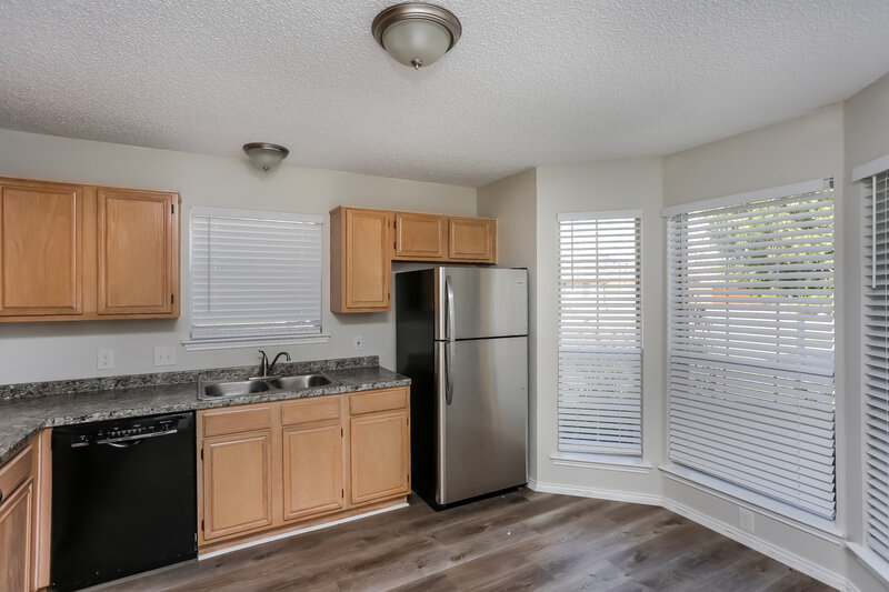1,760/Mo, 4000 Tulip Tree Dr Fort Worth, TX 76137 Kitchen View 2