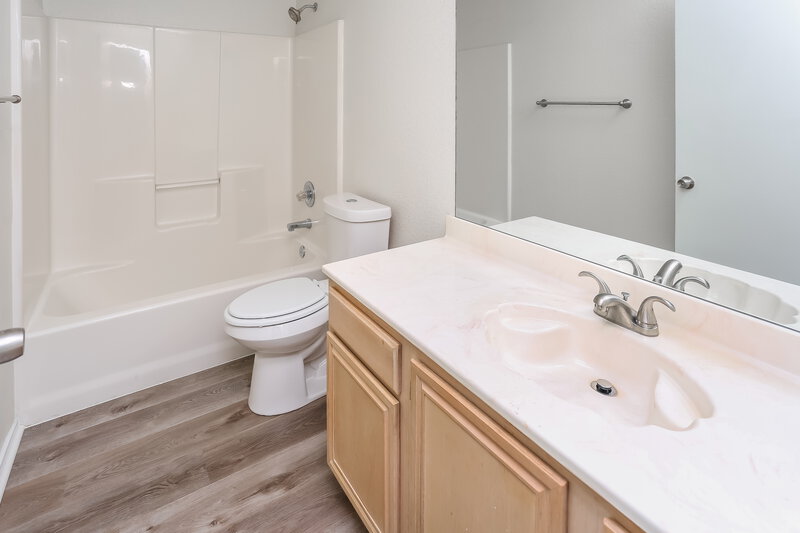 1,760/Mo, 4000 Tulip Tree Dr Fort Worth, TX 76137 Bathroom View