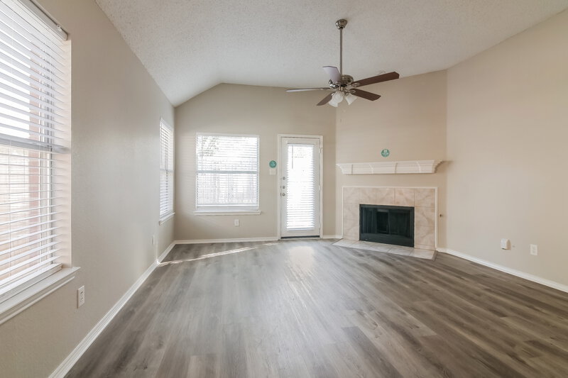 2,930/Mo, 4632 Buffalo Bend Pl Fort Worth, TX 76137 Living Room View