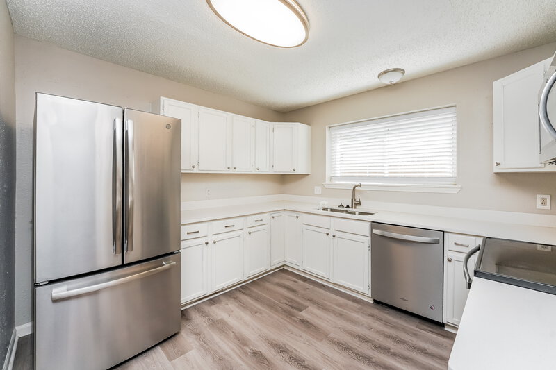 2,535/Mo, 2677 Steppington St Grand Prairie, TX 75052 Kitchen View