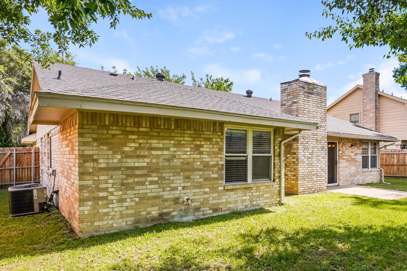 2,535/Mo, 2677 Steppington St Grand Prairie, TX 75052 Rear View