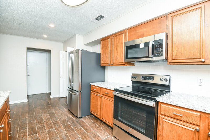 2,090/Mo, 213 N Flaxseed Ln Fort Worth, TX 76108 Kitchen View 2