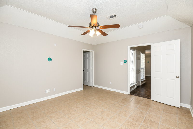 2,090/Mo, 213 N Flaxseed Ln Fort Worth, TX 76108 Main Bedroom View 2
