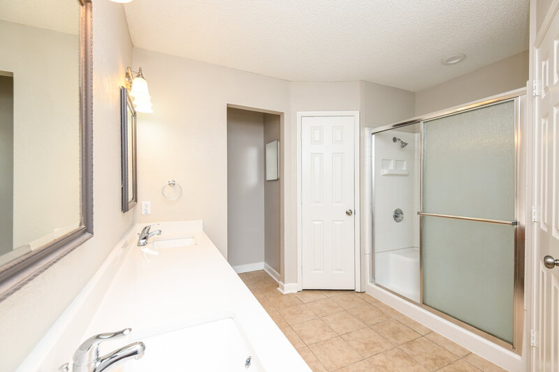 2,090/Mo, 213 N Flaxseed Ln Fort Worth, TX 76108 Main Bathroom View