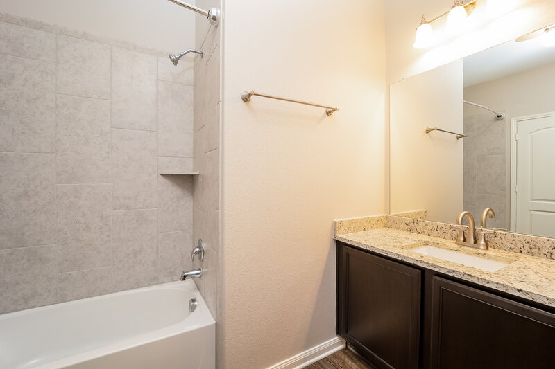1,940/Mo, 2916 Parker Rd Anna, TX 75409 Bathroom View