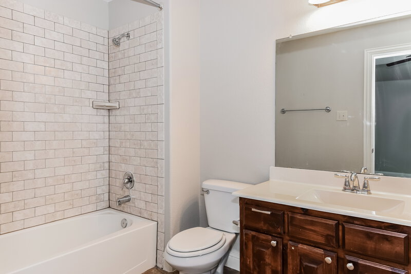 3,000/Mo, 205 Buffington Ave Fate, TX 75189 Bathroom View