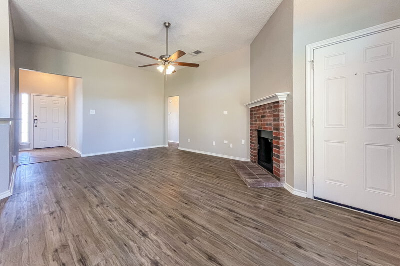 2,285/Mo, 7813 Munich Dr Rowlett, TX 75089 Living Room View