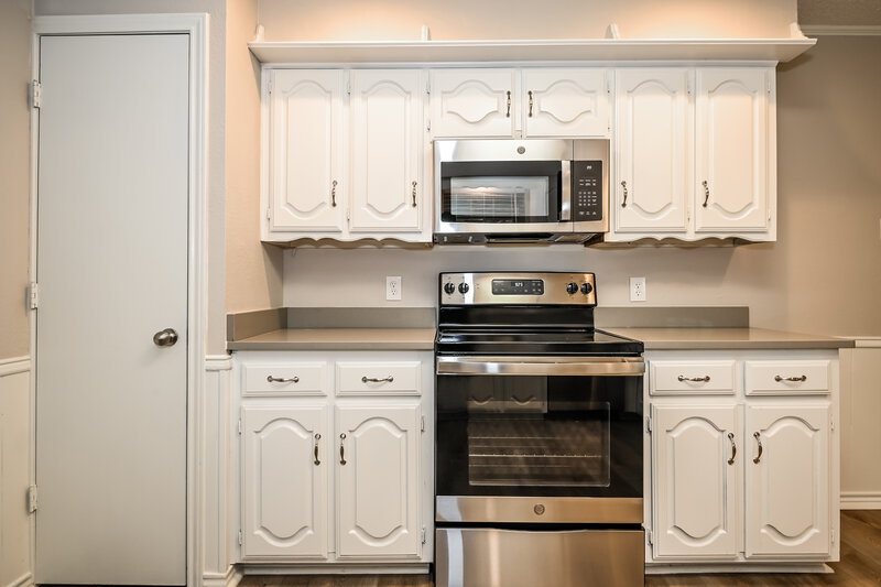 2,590/Mo, 708 Village Green Dr Rockwall, TX 75087 Kitchen View 4