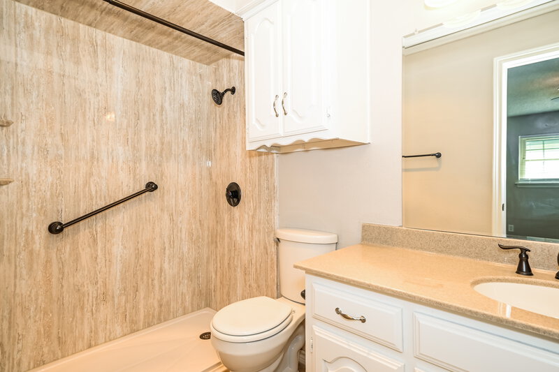 2,590/Mo, 708 Village Green Dr Rockwall, TX 75087 Main Bathroom View