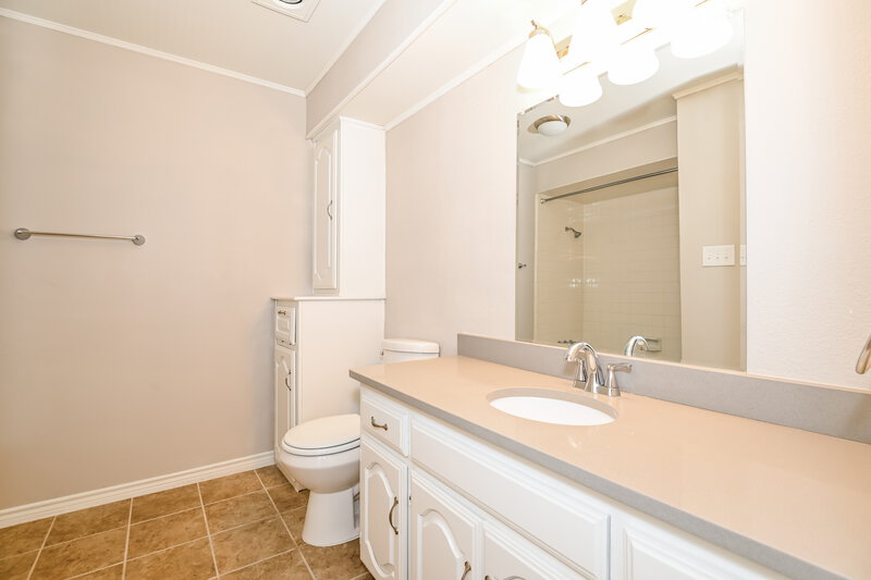 2,590/Mo, 708 Village Green Dr Rockwall, TX 75087 Bathroom View