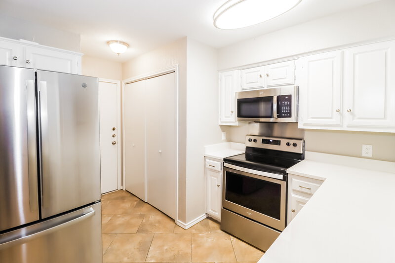 2,535/Mo, 1114 Carrington Ct Irving, TX 75060 Kitchen View