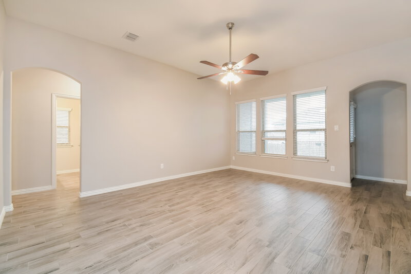 2,615/Mo, 817 Skytop Dr Fort Worth, TX 76052 Living Room View