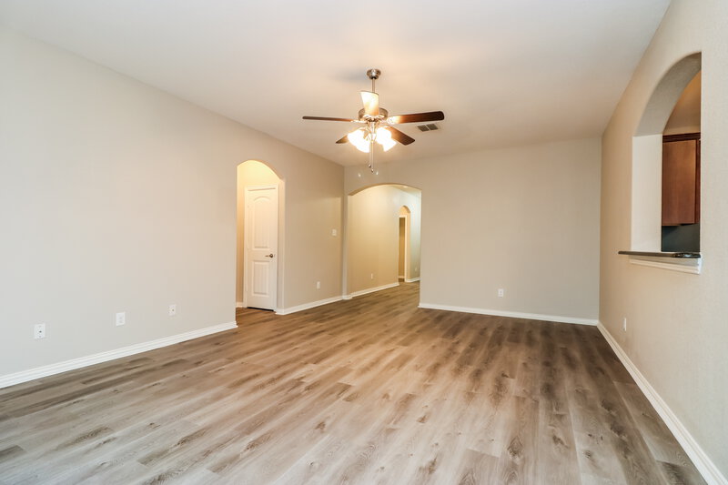 2,610/Mo, 2816 Mesquite Rd Fort Worth, TX 76111 Living Room View