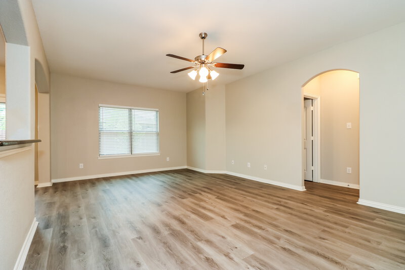 2,610/Mo, 2816 Mesquite Rd Fort Worth, TX 76111 Living Room View 2