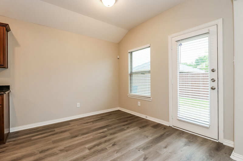 2,610/Mo, 2816 Mesquite Rd Fort Worth, TX 76111 Dining Room View