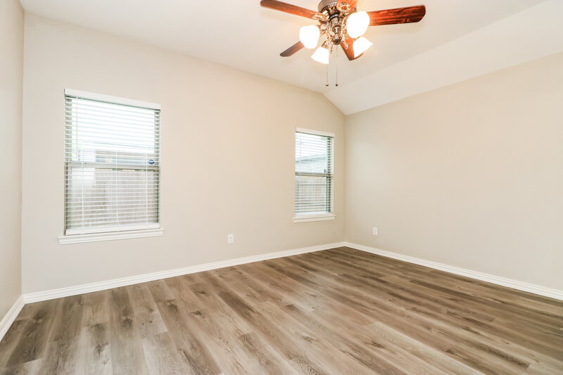 2,610/Mo, 2816 Mesquite Rd Fort Worth, TX 76111 Main Bedroom View 2