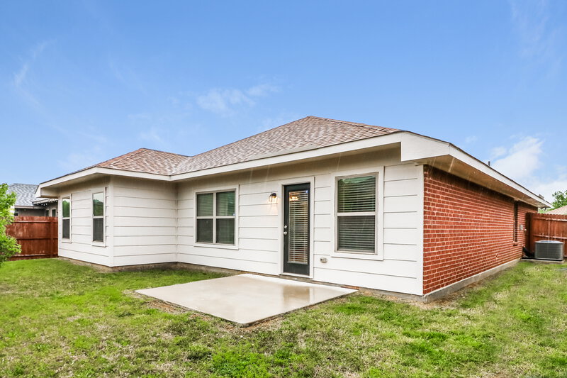 2,610/Mo, 2816 Mesquite Rd Fort Worth, TX 76111 Rear View