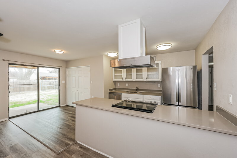 1,745/Mo, 514 Woodcrest Way Forney, TX 75126 Kitchen View 2