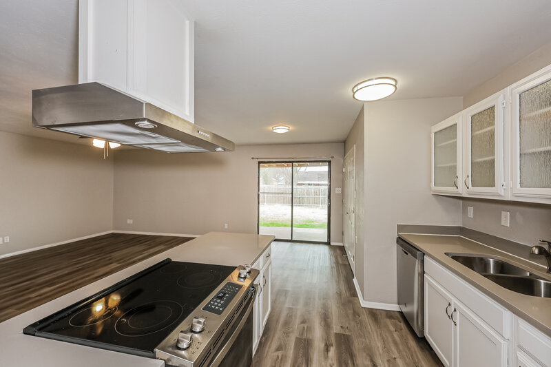 1,745/Mo, 514 Woodcrest Way Forney, TX 75126 Kitchen View 3