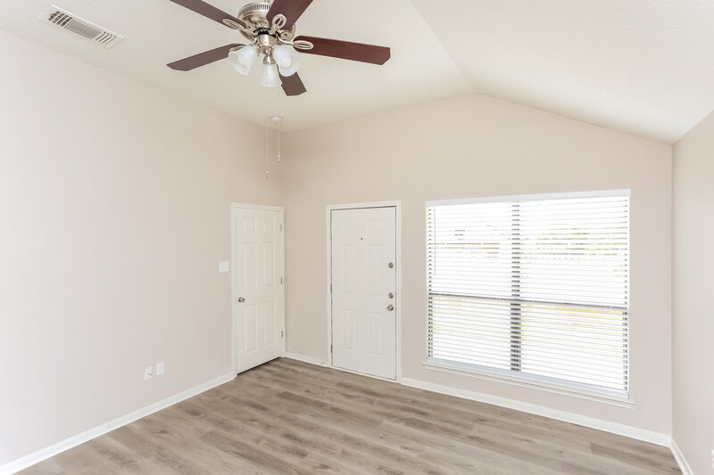 2,230/Mo, 106 Vine St Glenn Heights, TX 75154 Main Bedroom View 2