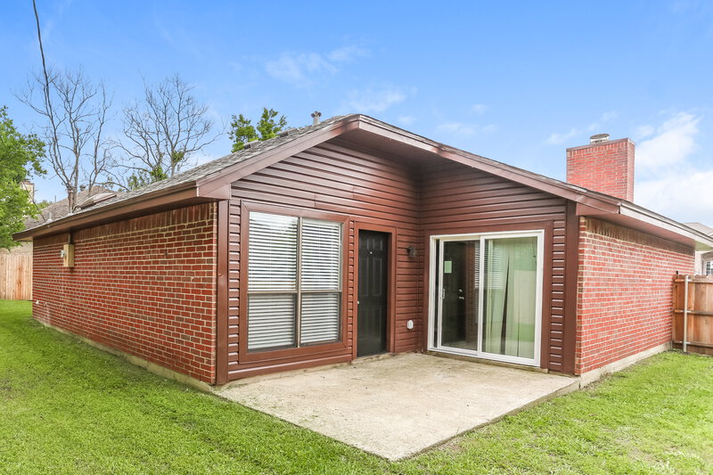 2,230/Mo, 106 Vine St Glenn Heights, TX 75154 Rear View