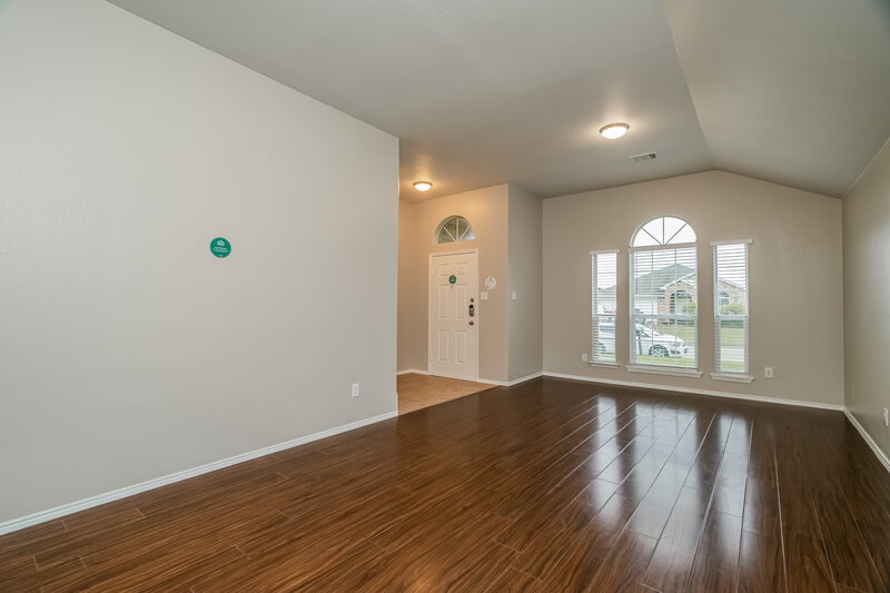 2,225/Mo, 904 Nancy Dr Royse City, TX 75189 Living Room View 2