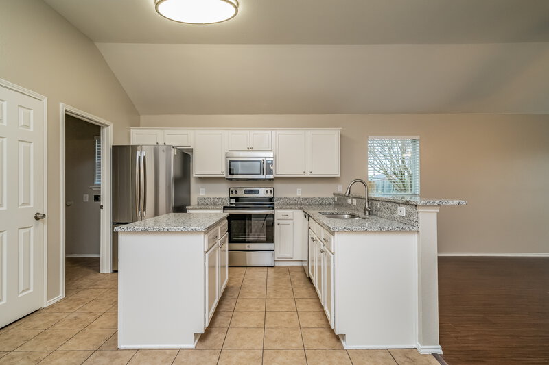 2,225/Mo, 904 Nancy Dr Royse City, TX 75189 Kitchen View