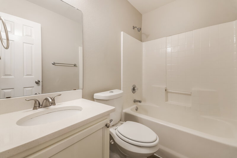 1,790/Mo, 904 Nancy Dr Royse City, TX 75189 Bathroom View
