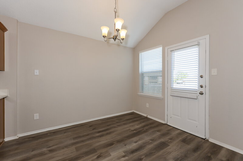 2,240/Mo, 1346 Vermont Ave Lancaster, TX 75134 Dining Room View
