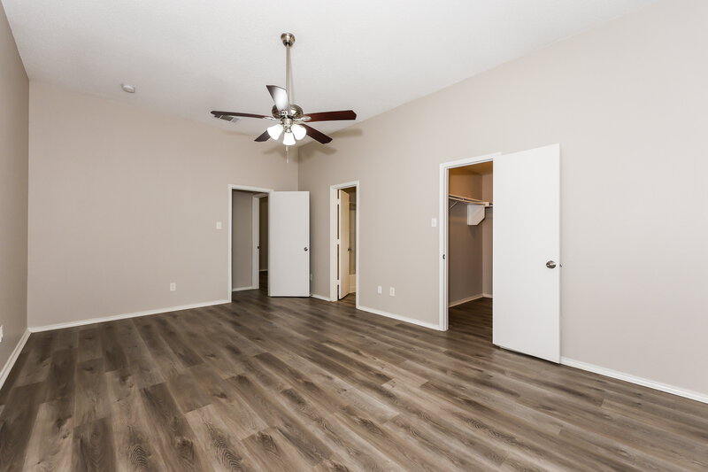 2,240/Mo, 1346 Vermont Ave Lancaster, TX 75134 Main Bedroom View 2