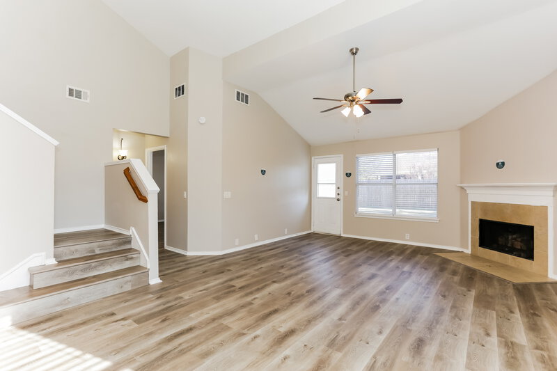 2,900/Mo, 928 Zachary Dr Arlington, TX 76002 Living Room View
