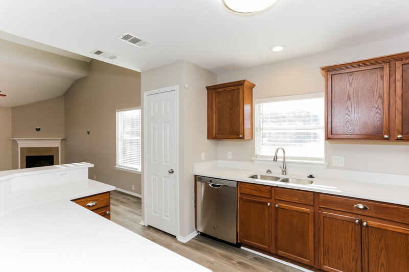 2,900/Mo, 928 Zachary Dr Arlington, TX 76002 Kitchen View