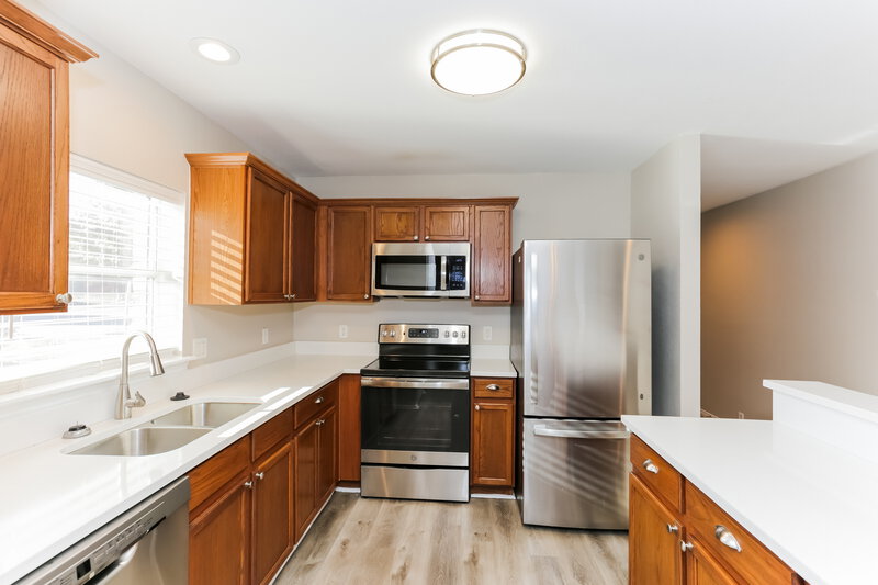 2,900/Mo, 928 Zachary Dr Arlington, TX 76002 Kitchen View 2