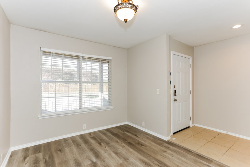 2,900/Mo, 928 Zachary Dr Arlington, TX 76002 Office View