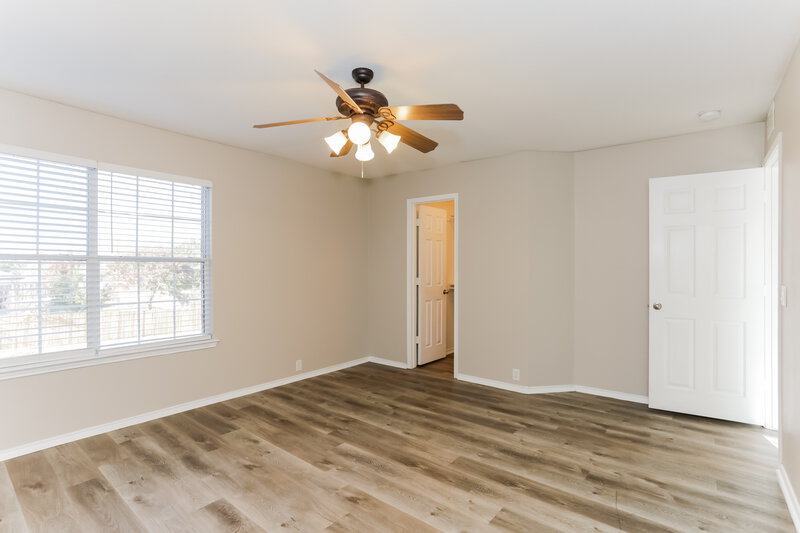 2,900/Mo, 928 Zachary Dr Arlington, TX 76002 Main Bedroom View 2