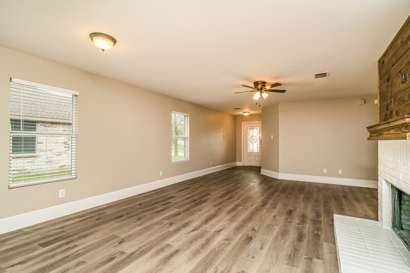 2,455/Mo, 2811 Meadow Bluff Dr Wylie, TX 75098 Living Room View 3