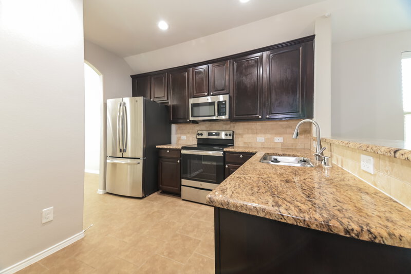 1,830/Mo, 1513 Applegate Way Royse City, TX 75189 Kitchen View