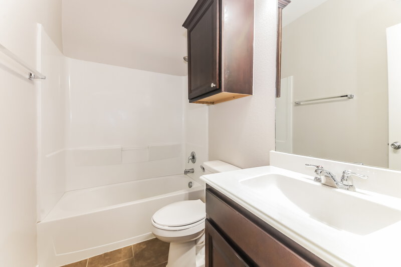 1,830/Mo, 1513 Applegate Way Royse City, TX 75189 Bathroom View