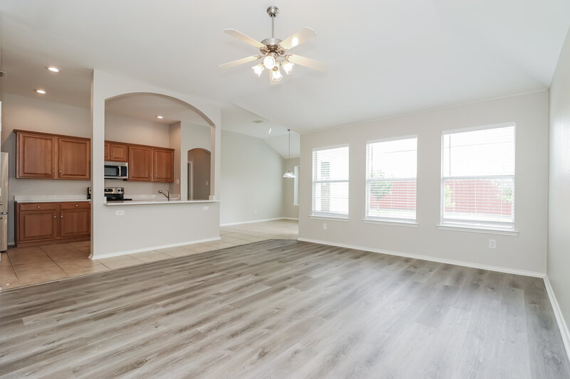 2,270/Mo, 408 Waterline Dr Crowley, TX 76036 Family Room View