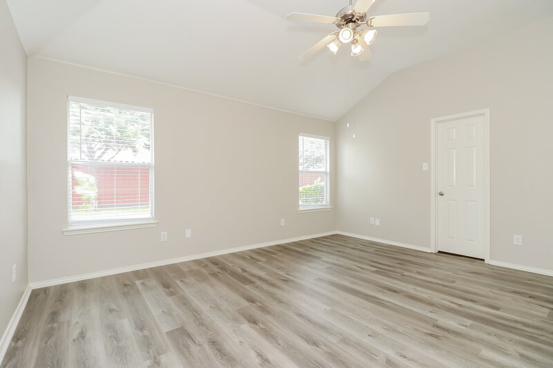 2,270/Mo, 408 Waterline Dr Crowley, TX 76036 Main Bedroom View