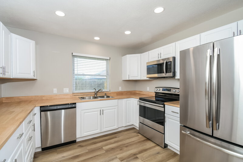 2,245/Mo, 949 Danforth Pl Arlington, TX 76017 Kitchen View